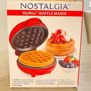 Nostalgia My Mini Waffle Maker. RED